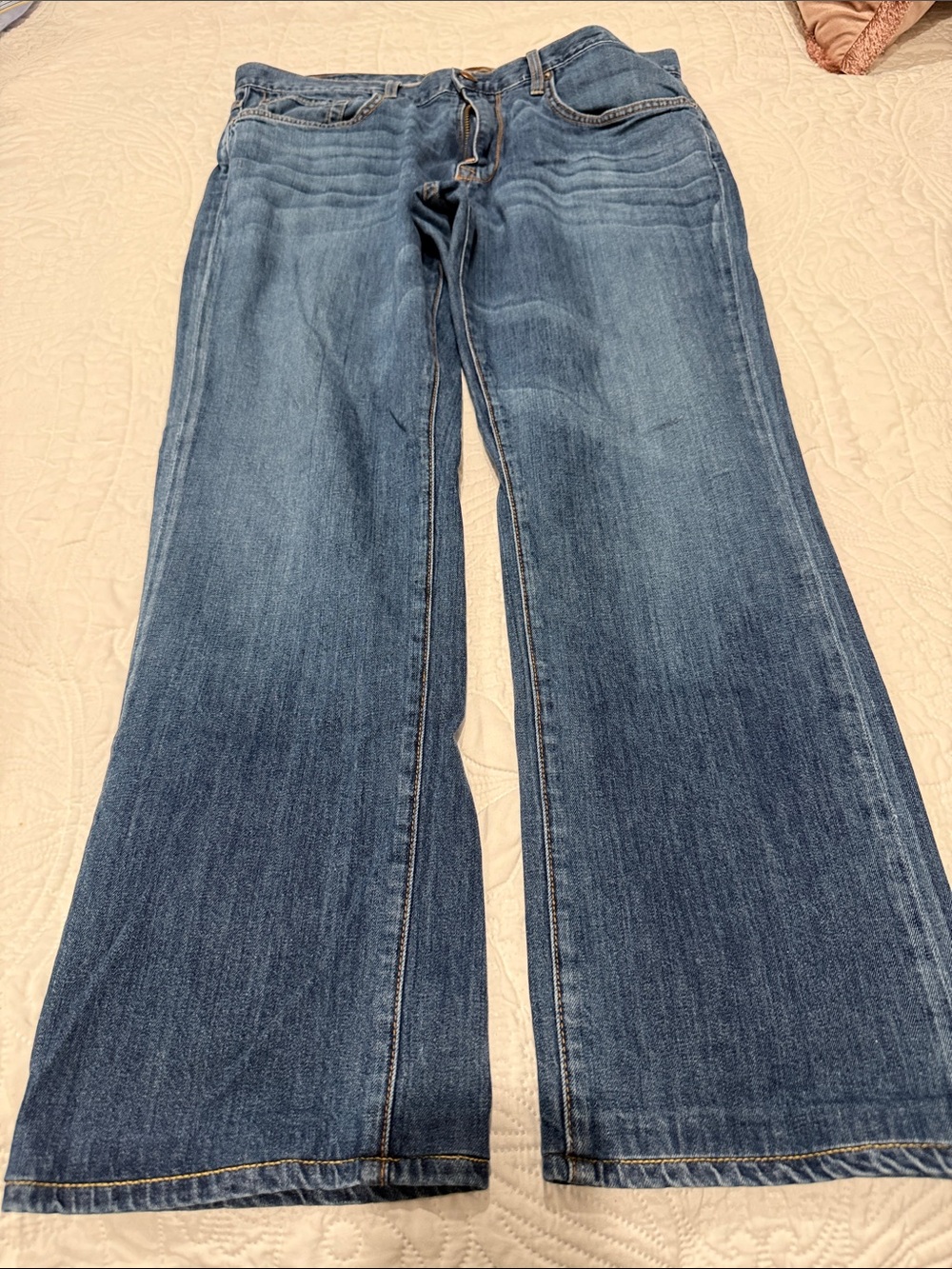 Agave Men's Straight Leg Jeans in Mid Blue